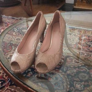stuart weitzman nude high heels